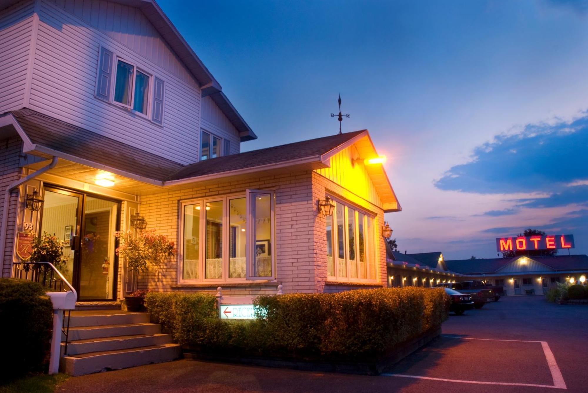 Motel Belle Riviere Сен-Жан-сюр-Ришельо Екстериор снимка
