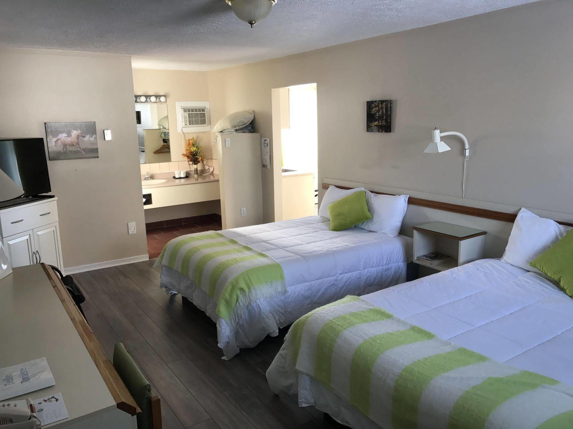 Motel Belle Riviere Сен-Жан-сюр-Ришельо Екстериор снимка